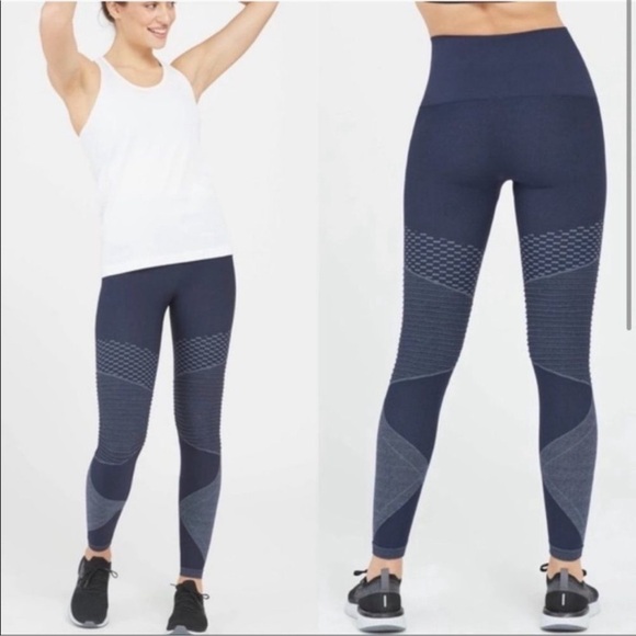 NWT - Spanx Look at Me Now Seemless Moto Leggings - size Small - Picture 1 of 7